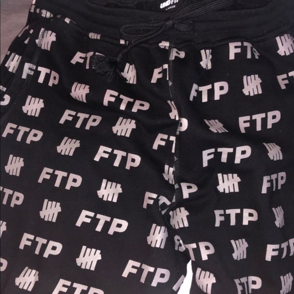 FTP X UNDEFEATED SWEATPANTS